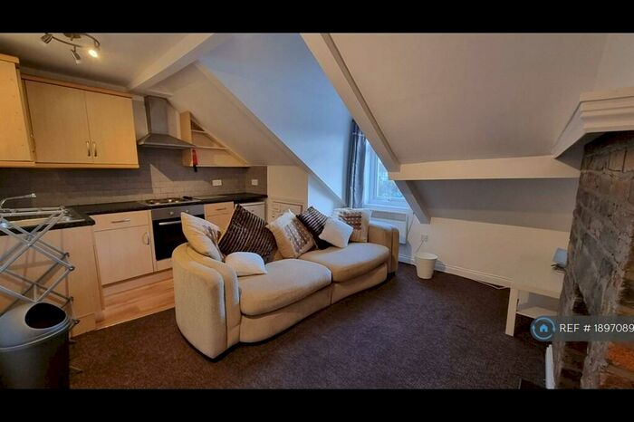 1 Bedroom Flat To Rent In Tong Road, Leeds, LS12