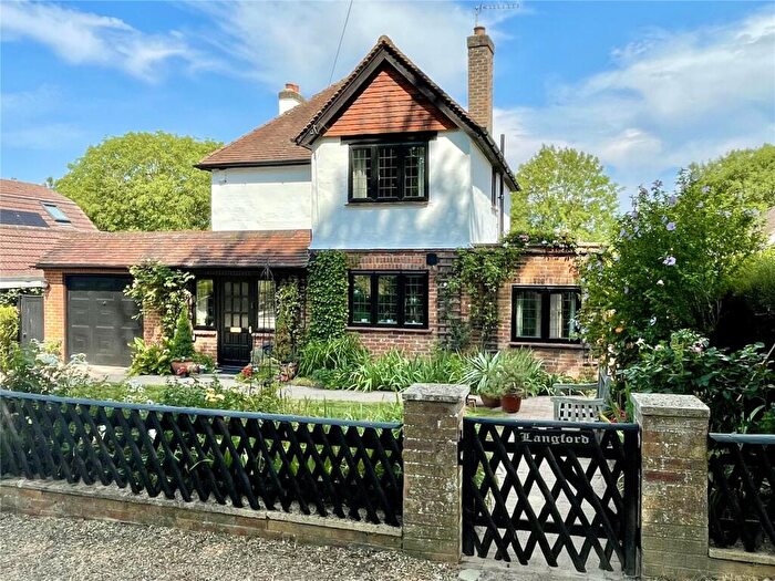 4 Bedroom Detached House For Sale In Jefferies Road, West Horsley, KT24