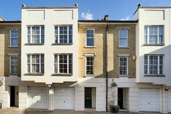 3 Bedroom Property To Rent In Balvaird Place, London, SW1V