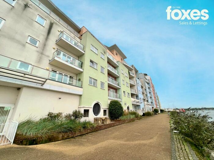 2 Bedroom Flat To Rent In Lifeboat Quay, Poole, Dorset, BH15