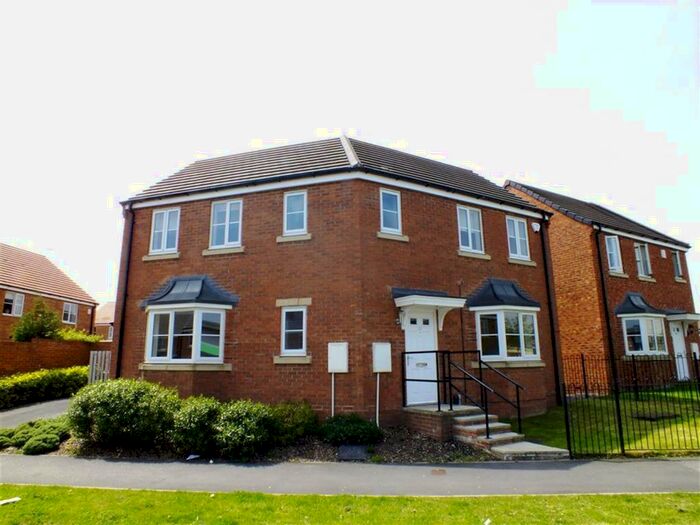 3 Bedroom Detached House To Rent In Whinmoor Way, Leeds, LS14