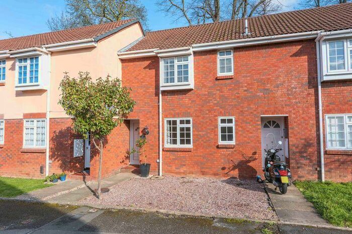 1 Bedroom Flat To Rent In Finnart Close, Weybridge, KT13