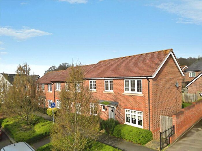 3 Bedroom End Of Terrace House For Sale In Falcon Way, Bracknell, Berkshire, RG12