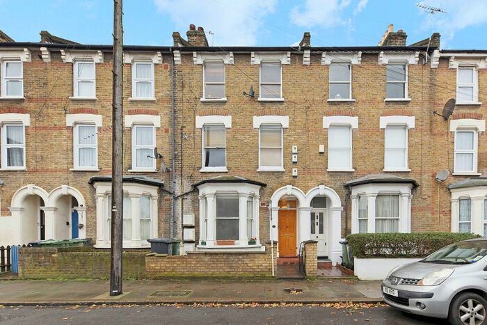 2 Bedroom Flat To Rent In Tintern Street, London, SW4