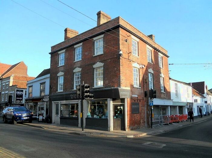 1 Bedroom Flat To Rent In Flat, High Street, Saffron Walden, CB10