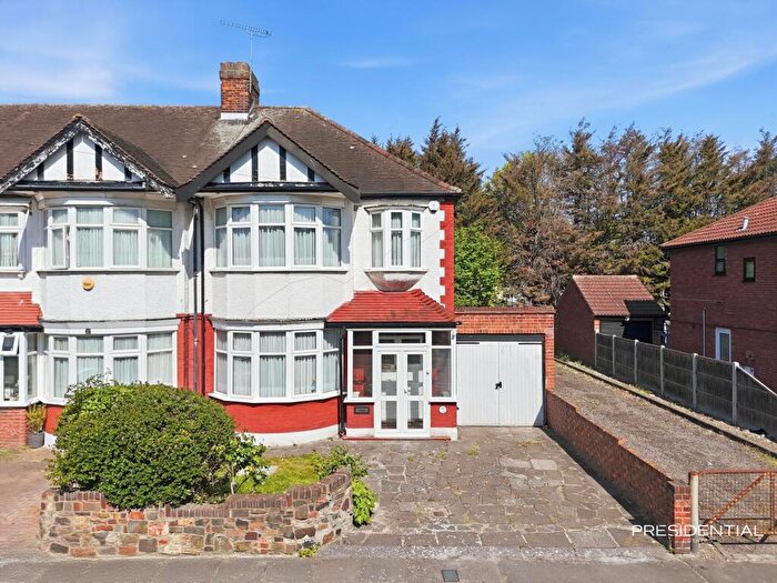 3 Bedroom End Of Terrace House For Sale In Parham Drive, Gants Hill, IG2