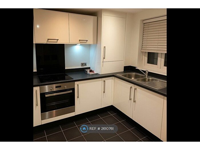 2 Bedroom Flat To Rent In Grade Close, Elstree, Borehamwood, WD6