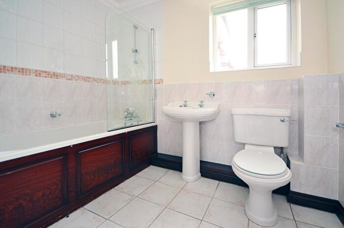 3 Bedroom Detached Bungalow For Sale In East Langham Road, Raunds, NN9