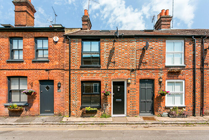 3 Bedroom Terraced House For Sale In Dukes Place, Marlow, SL7