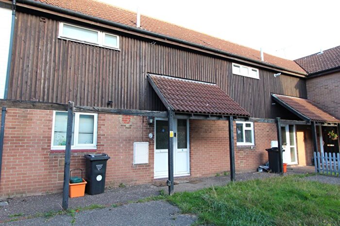 3 Bedroom Town House To Rent In Havengore, Basildon, SS13