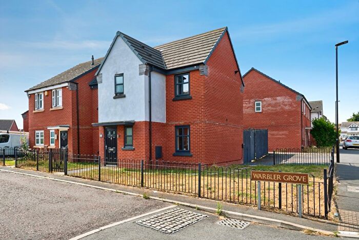 3 Bedroom Semi-Detached House For Sale In Warbler Grove, Walsall, West Midlands, WS3