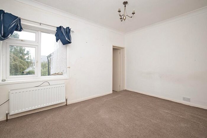 2 Bedroom End Of Terrace House For Sale In Northdown Road, Broadstairs, Kent, CT10