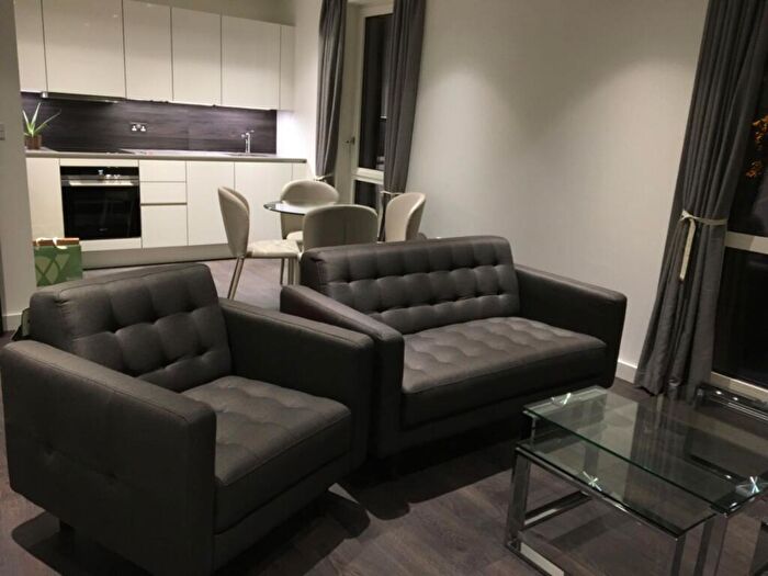 1 Bedroom Apartment To Rent In Hartwood Court, Devan Grove, Hackney, London, N4