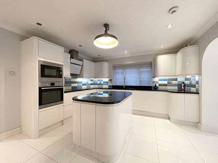 4 Bedroom House To Rent In Sandringham Drive -, P18