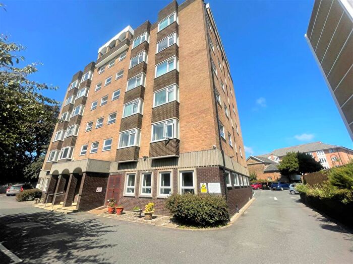 Flat To Rent In Hartington Place, Eastbourne, BN21