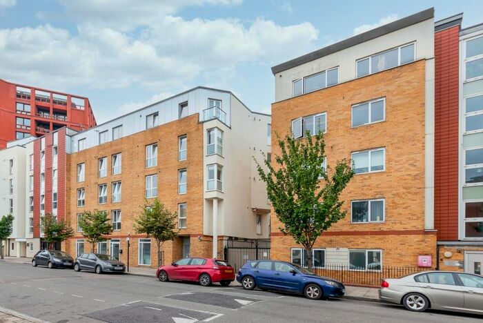 1 Bedroom Flat To Rent In Enfield Road, London, N1