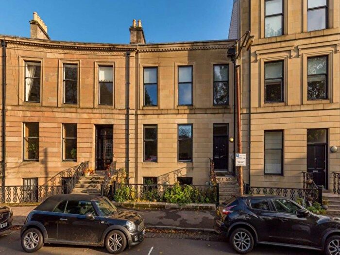 3 Bedroom Flat To Rent In Belmont Crescent, Kelvinbridge, Glasgow, G12