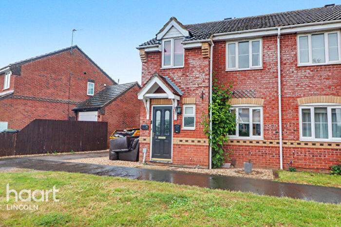 3 Bedroom Semi Detached House For Sale In Bath Road, Bracebridge Heath, LN4