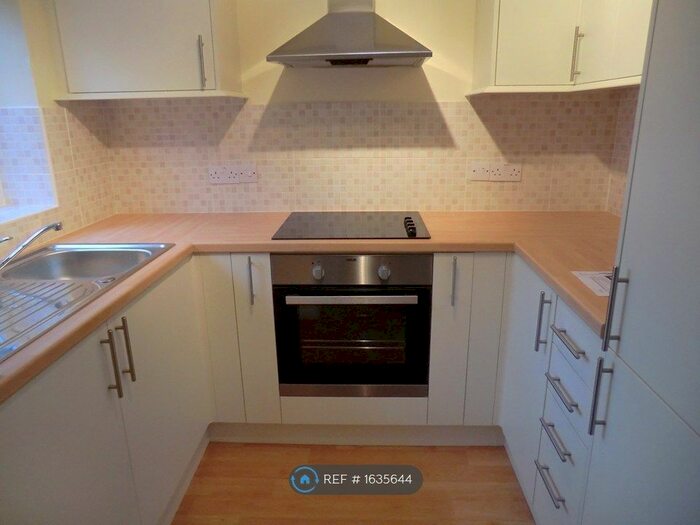 1 Bedroom Flat To Rent In Wey Road, Godalming, GU7