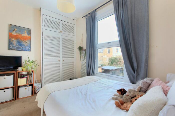 2 Bedroom Flat To Rent In Cavendish Road, Clapham South, SW12