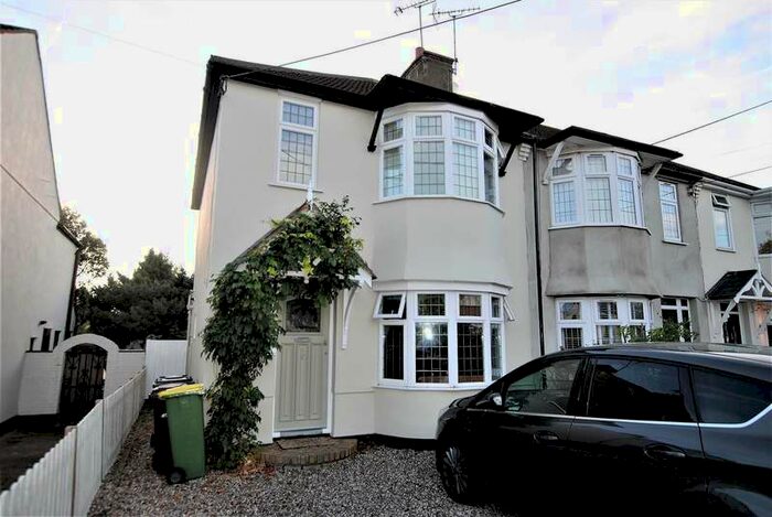 3 Bedroom Semi-Detached House To Rent In Trinity Road, Rayleigh, SS6