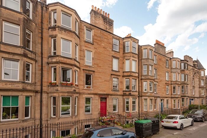 2 Bedroom Flat For Sale In / Harrison Gardens, Edinburgh, EH11