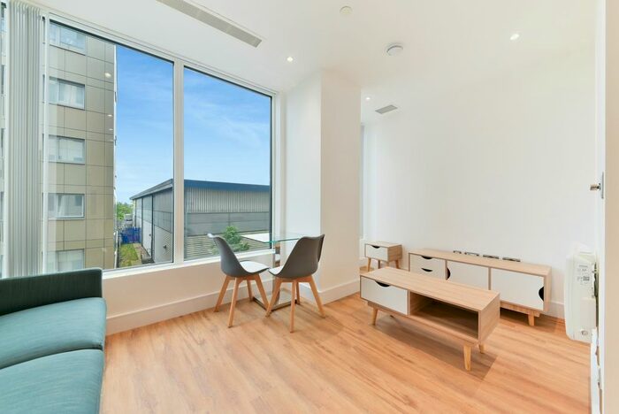 Studio To Rent In Westgate House, Ealing, London, W5