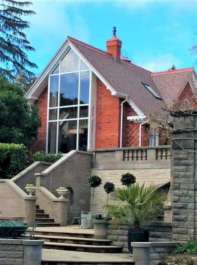 2 Bedroom Detached House To Rent In Kingsland Road, Shrewsbury, SY3
