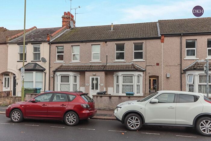 1 Bedroom Flat To Rent In Queens Avenue, Watford, Hertfordshire, WD18