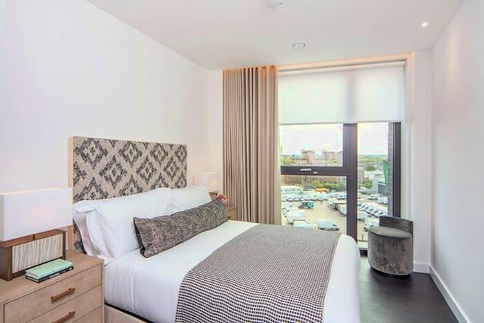 2 Bedroom Flat To Rent In Charles Clowes Walk, Thornes House, Nine Elms, London, SW11