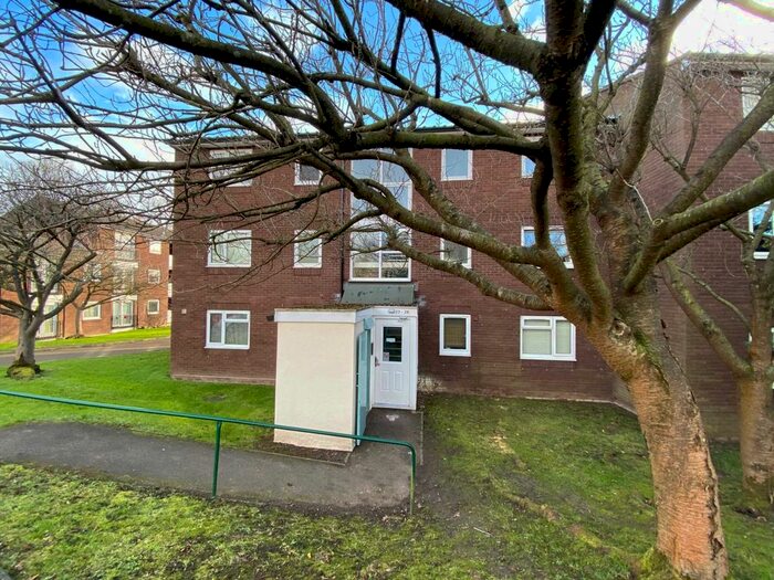 1 Bedroom Flat To Rent In Scrubbits Square, Radlett WD7