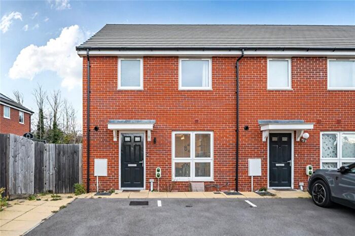 3 Bedroom End Of Terrace House For Sale In Mogridge Drive, Littlemore, Oxford, OX4