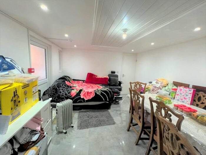 Property To Rent In Belmont Road, Ilford, IG1