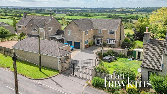 5 Bedroom Detached House For Sale In Fritterswell, Brinkworth, SN15