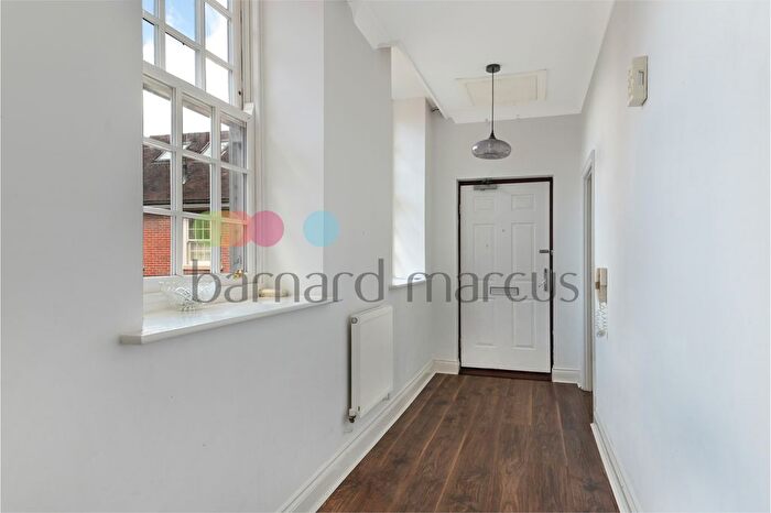 2 Bedroom Flat To Rent In Cayton Road, Coulsdon, CR5