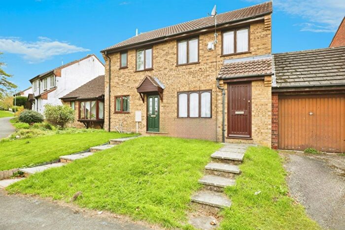 3 Bedroom Semi-Detached House For Sale In The Greaves Way, Bishops Itchington, Southam, CV47