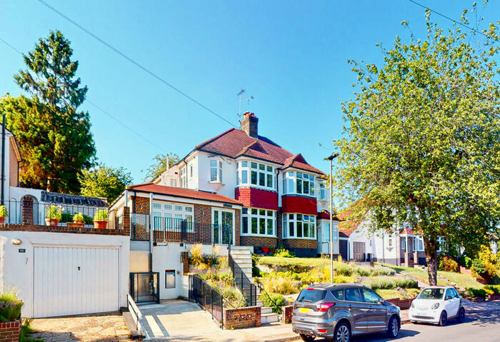 4 Bedroom Semi-Detached House To Rent In Wood Lodge Lane, West Wickham, BR4