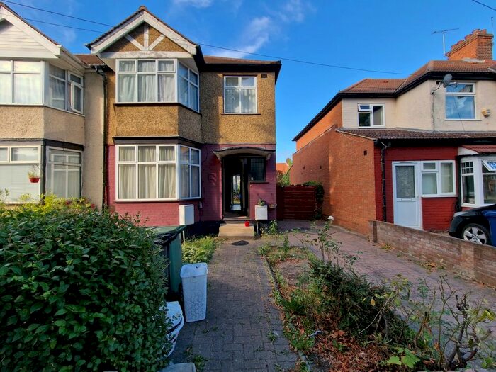 3 Bedroom End Of Terrace House To Rent In Whitton Avenue East, Greenford, UB6