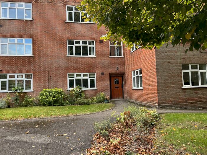 2 Bedroom Apartment To Rent In Grosvenor Road, St Albans, AL1