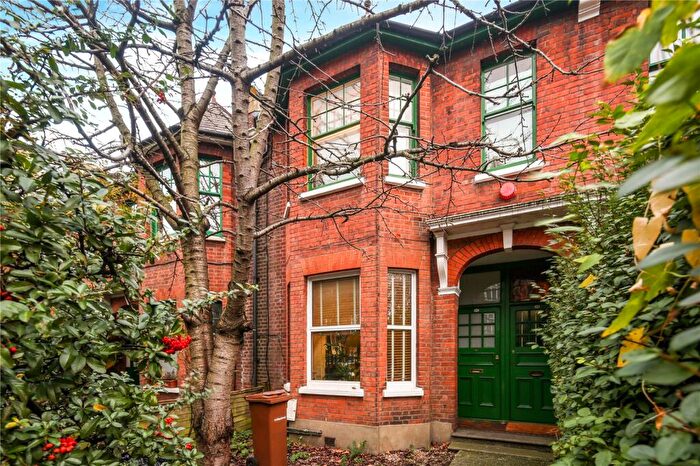 2 Bedroom Flat To Rent In Milton House Mansions, Shacklewell Lane, Hackney, London, E8