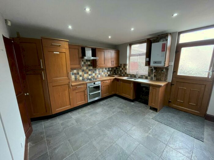 2 Bedroom House To Rent In Cope Street, Barnsley, S70