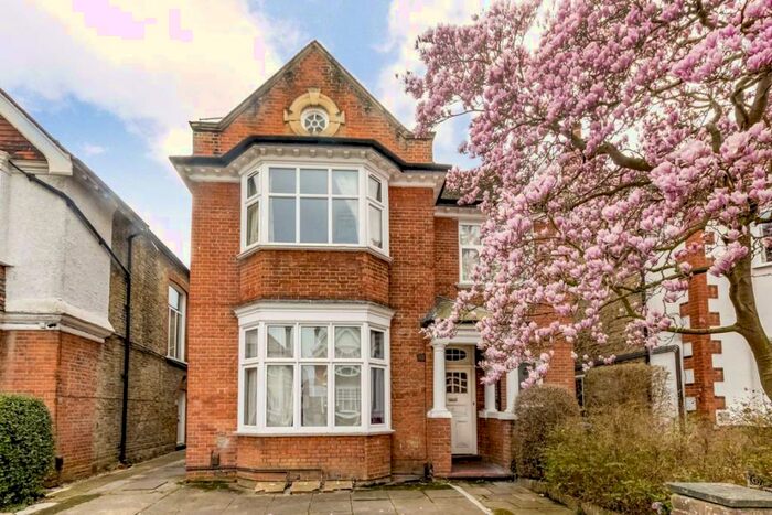 1 Bedroom Flat To Rent In Lingfield Avenue, Kingston Upon Thames, KT1