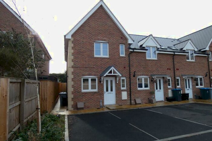 3 Bedroom End Of Terrace House To Rent In Arkell Gardens, Carterton, Oxon, OX18