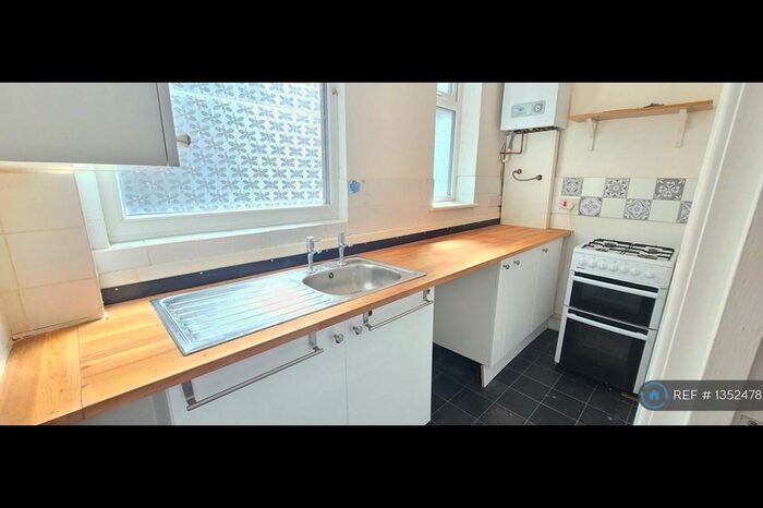 1 Bedroom Flat To Rent In Alexandra Road, Prenton, CH43