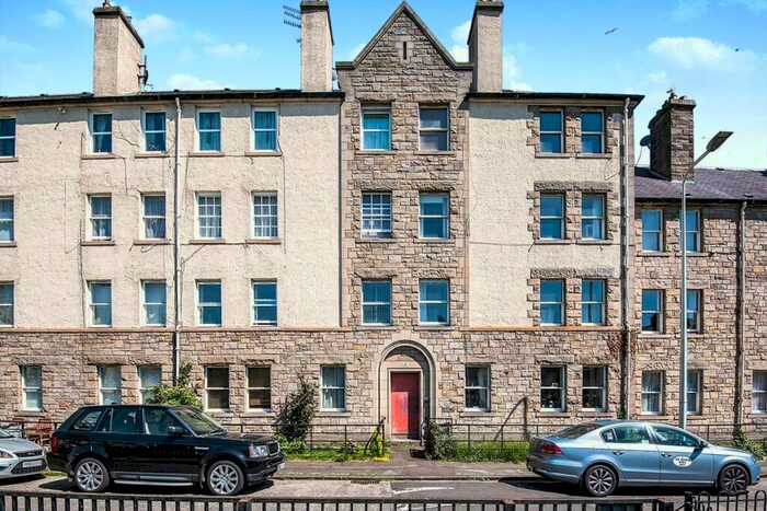 2 Bedroom Flat To Rent In Piershill Square West, Edinburgh, EH8