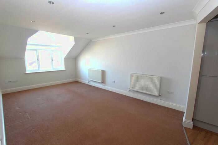 2 Bedroom Flat To Rent In St James`S Place, Lennox Road DA11