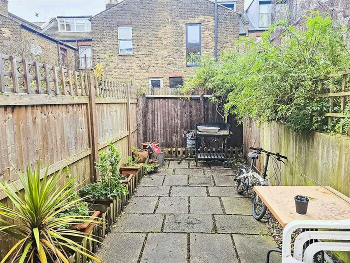 2 Bedroom Flat To Rent In Heysham Road, London, N15