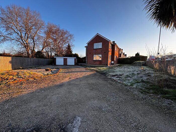 1 Bedroom Detached House To Rent In Upton Road, Poole, BH17