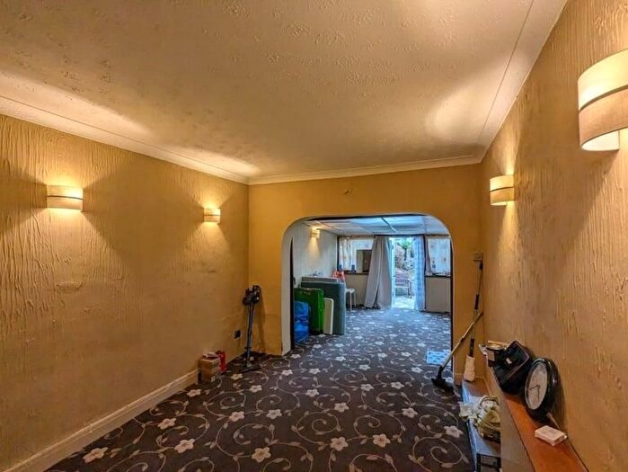 3 Bedroom Detached House To Rent In Philip Road, Rainham, London, RM13