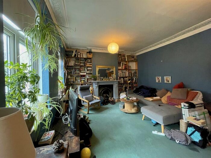 1 Bedroom Apartment To Rent In Crouch End Hill, London, N8